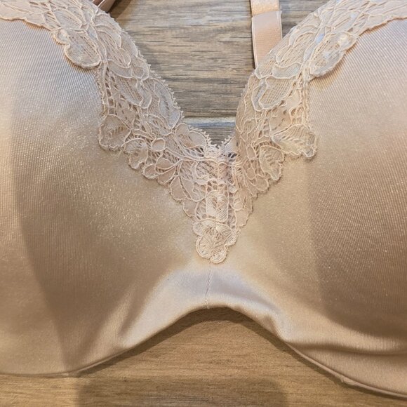 Nude Bra with Lace - Picture 3 of 6